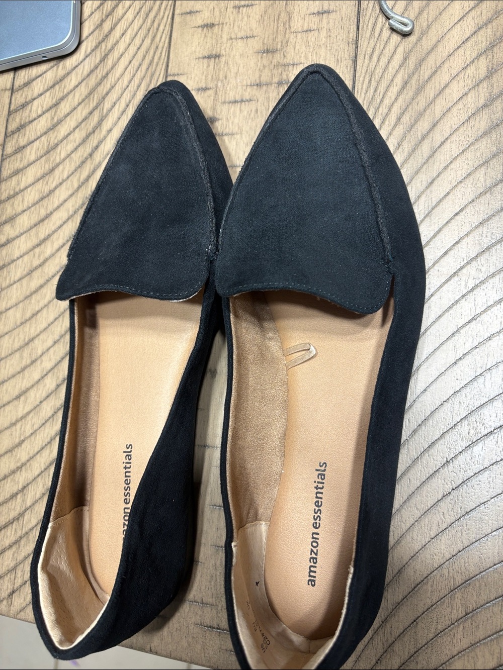 Amazon Essentials Black Pointed Slip-On Loafers
